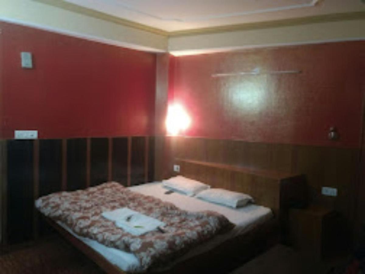 Hotel King Palace - Nature-Valley-Luxury-Room - Prime Location With Parking Facilities シムラー エクステリア 写真