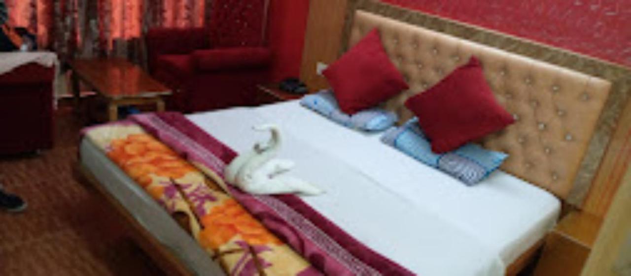 Hotel King Palace - Nature-Valley-Luxury-Room - Prime Location With Parking Facilities シムラー エクステリア 写真